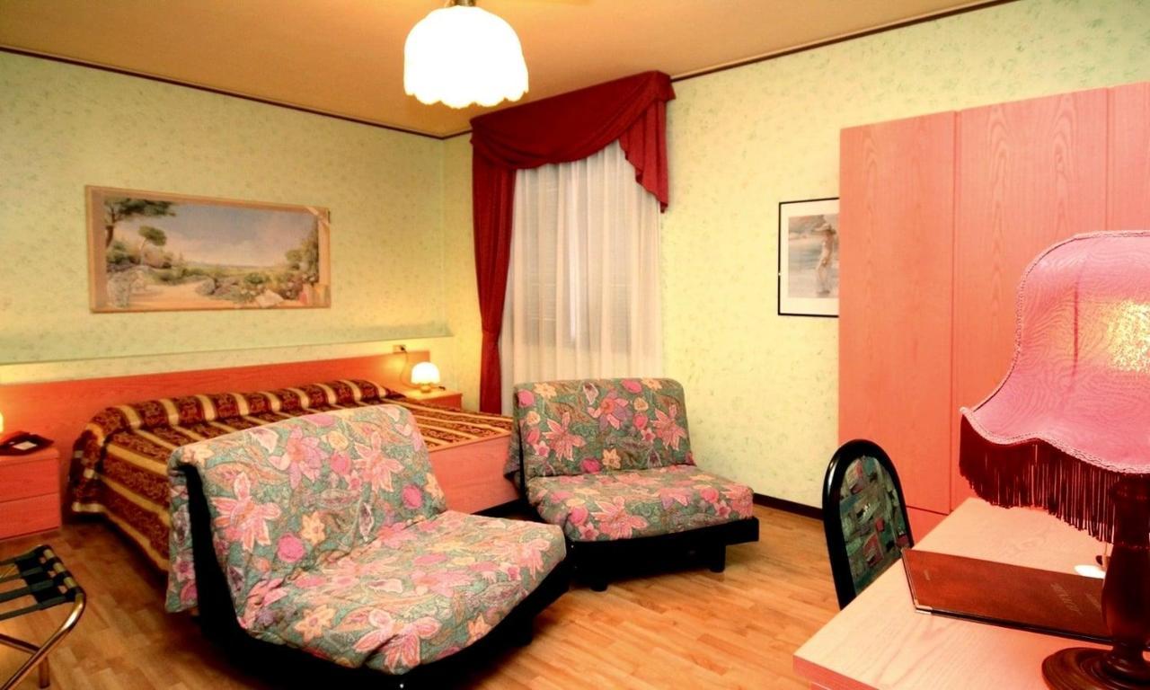 Hotel Benaco Σιρμιόνε Εξωτερικό φωτογραφία