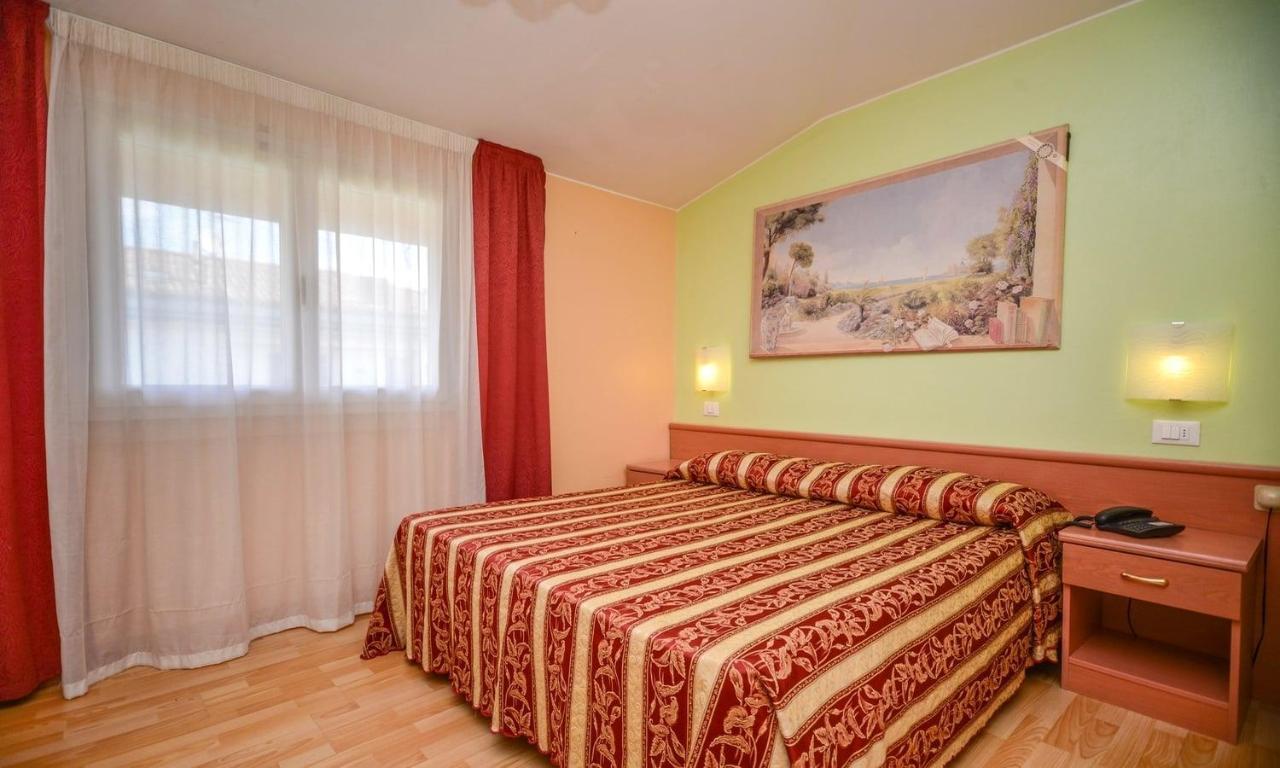 Hotel Benaco Σιρμιόνε Εξωτερικό φωτογραφία