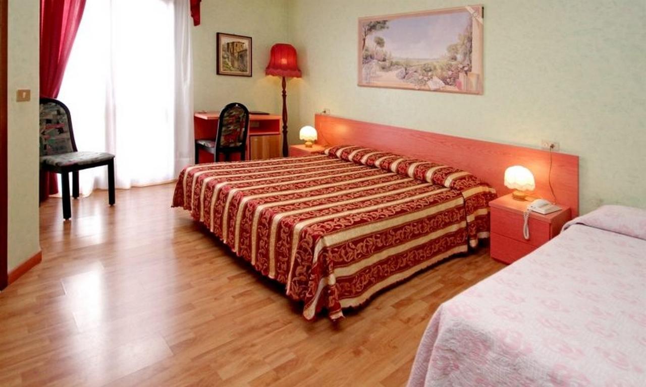 Hotel Benaco Σιρμιόνε Εξωτερικό φωτογραφία