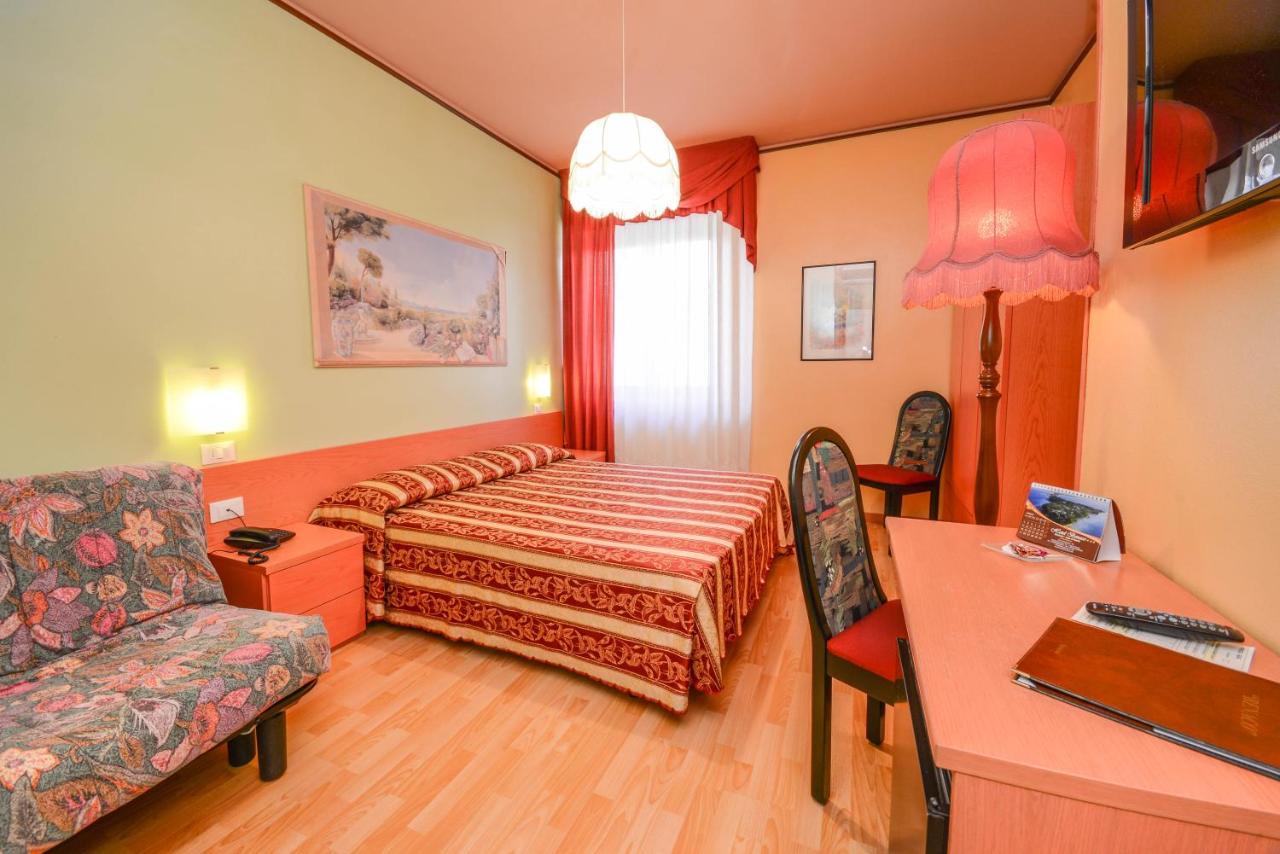 Hotel Benaco Σιρμιόνε Εξωτερικό φωτογραφία