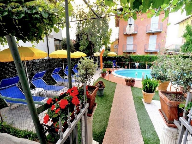 Hotel Benaco Σιρμιόνε Εξωτερικό φωτογραφία
